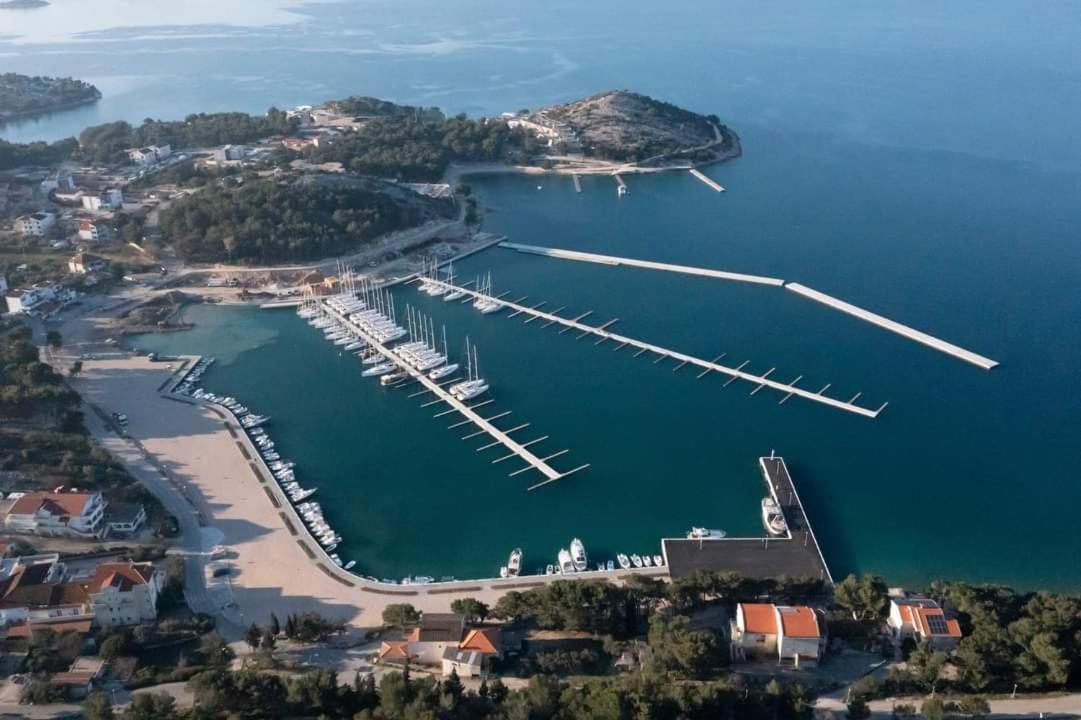 Oleandra Apartments Drage Eksteriør bilde